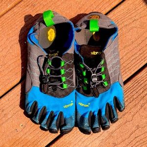Vibram 5 fingers shoes, size 40 (US equiv. 8.5-9). Womens, lightly worn.